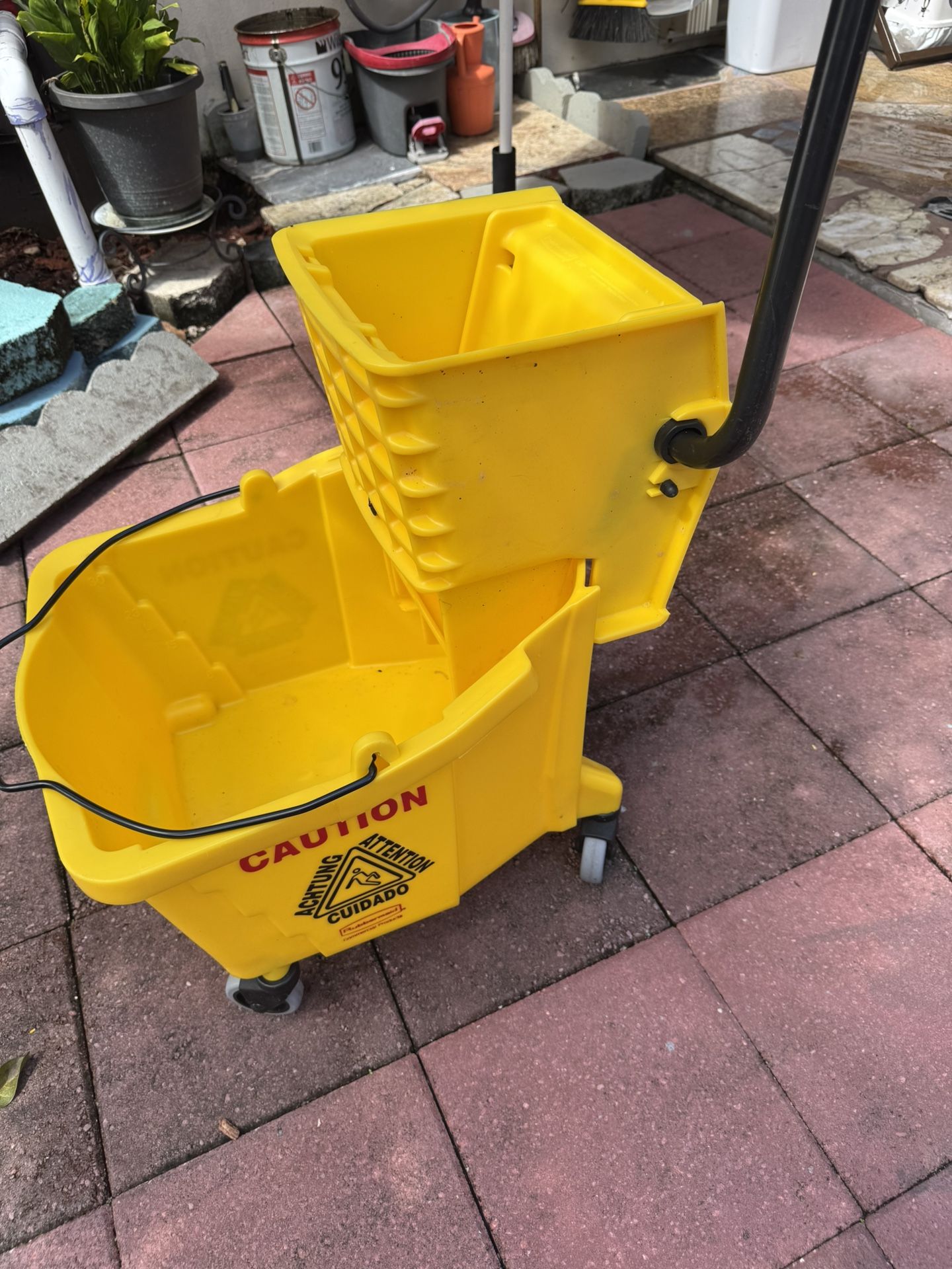 Rubbermaid mop bucket-$40- West Kendall 