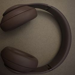 Beats Studio Pro x Kim Kardashian
