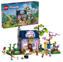 Lego friends beekeepers’ house and flower garden