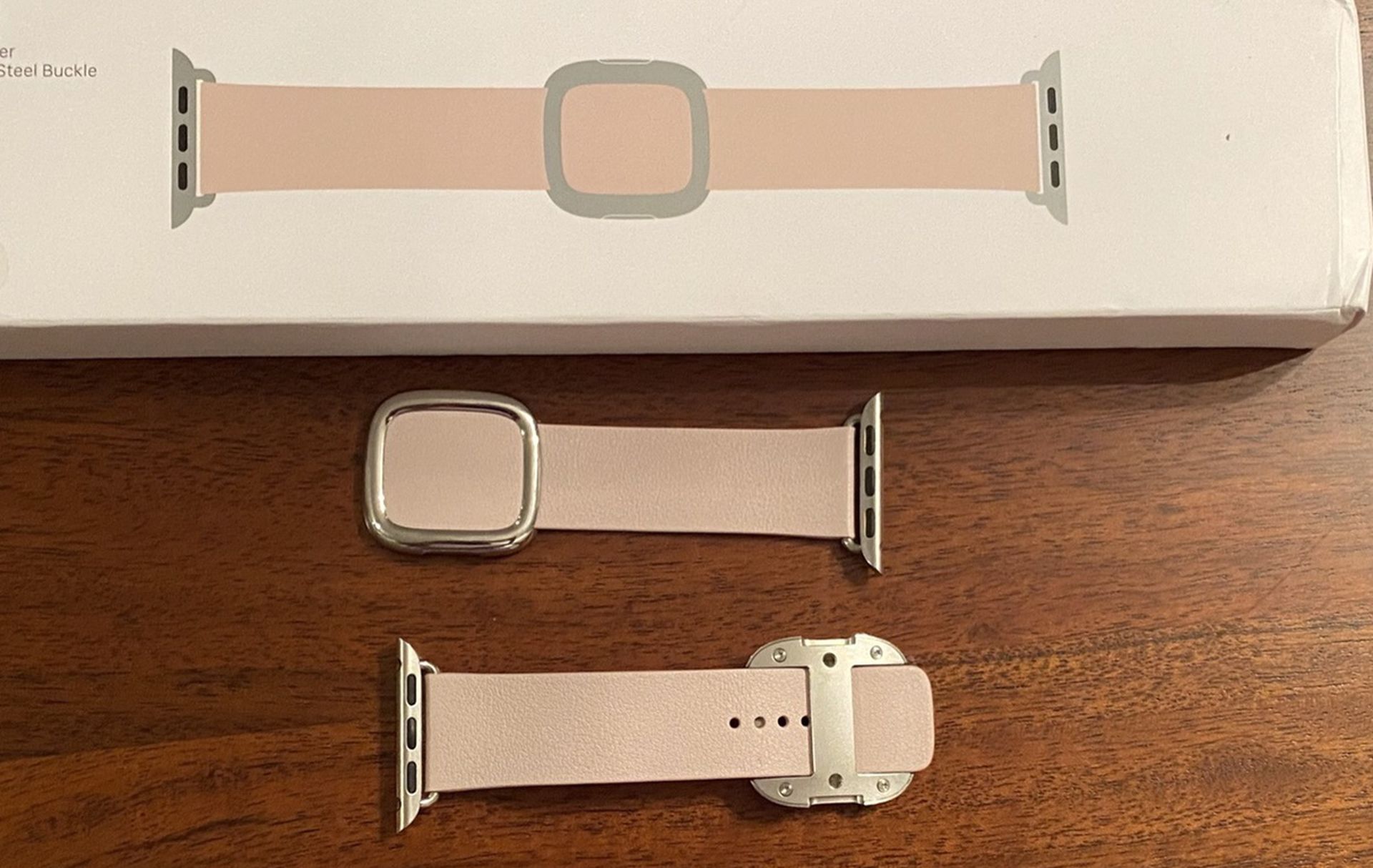 New Genuine Apple Watch Modern Buckle Leather band Soft Pink 38mm -Small