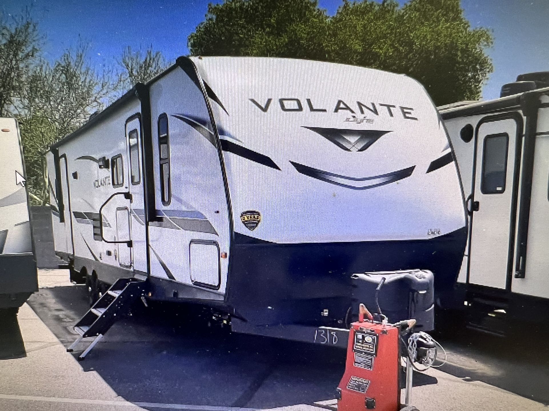 2022 CROSSROADS VOLANTE 32ft (FB) Travel Trailer