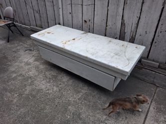 Heavy duty tool box for full size truck