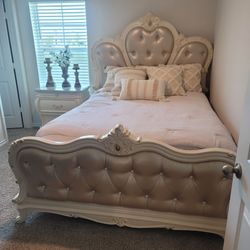 Beautiful queen size bed with nightstand and mattress