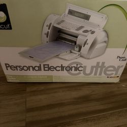 Cricut Provo craft Personal Electric Cutter 