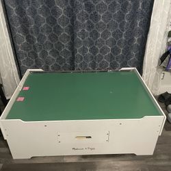 Kids play table