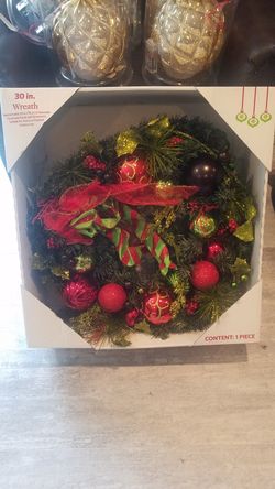 Brand new 30" holiday wreath