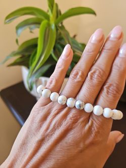 White Howlite Beaded Stretch Bracelet