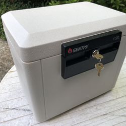 Sentry fire file box 1170, like new, 1/2 price