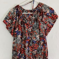 Womem's Floral Short Sleeve  Size L