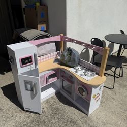 FREE Play Kitchen And Play Food 