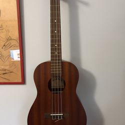 Makala Baritone Ukulele