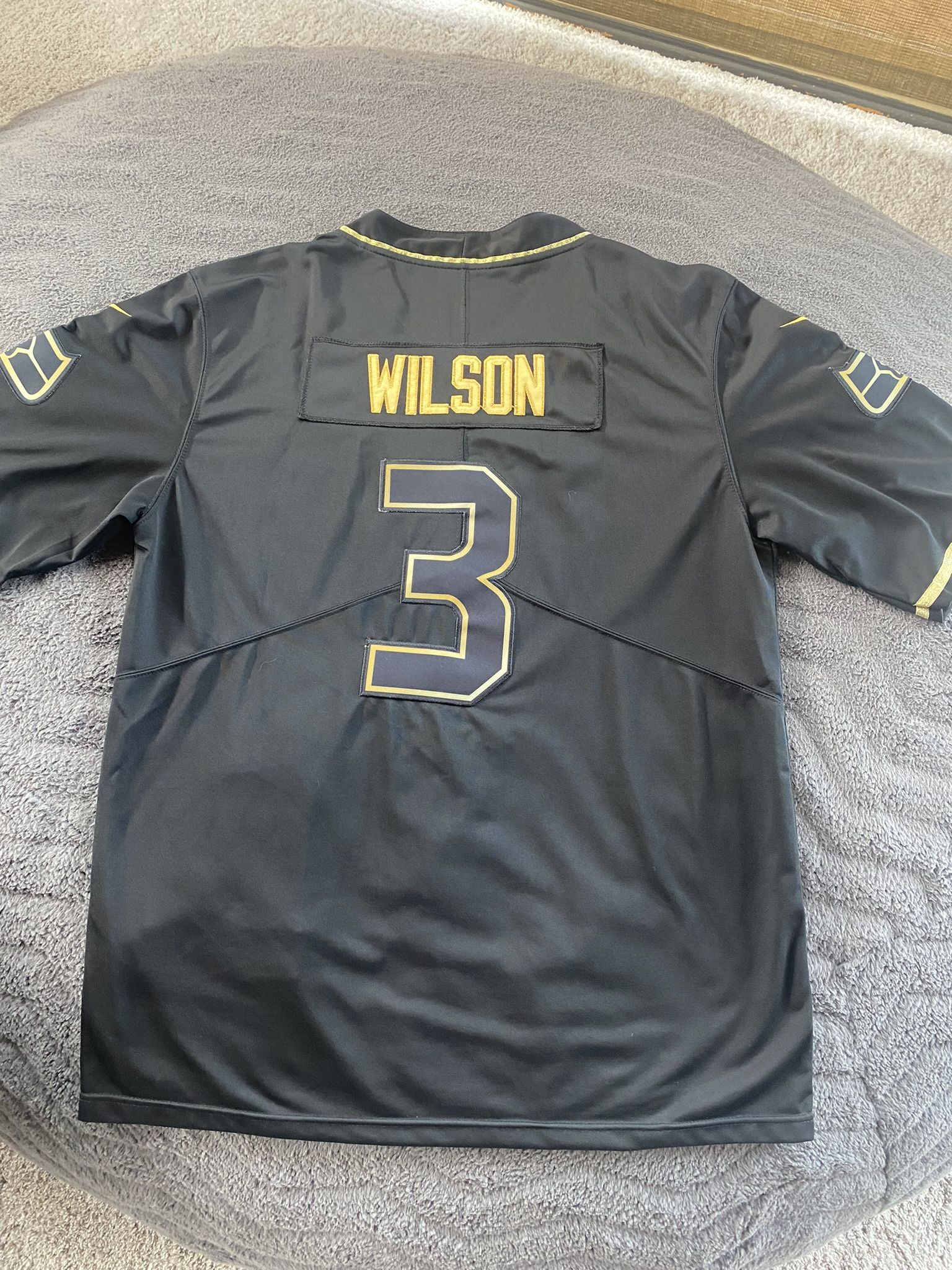 4 Seahawks Russell Wilson Jerseys And 1 Sports Illustrated Windbreaker