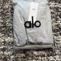 Gray Alo Set— Size Medium And Can Fit Large Too