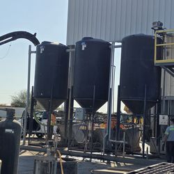 1000 gallon cone bottom tanks with metal stands