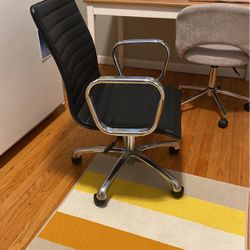 Swivel Office Chair + Floor Mat