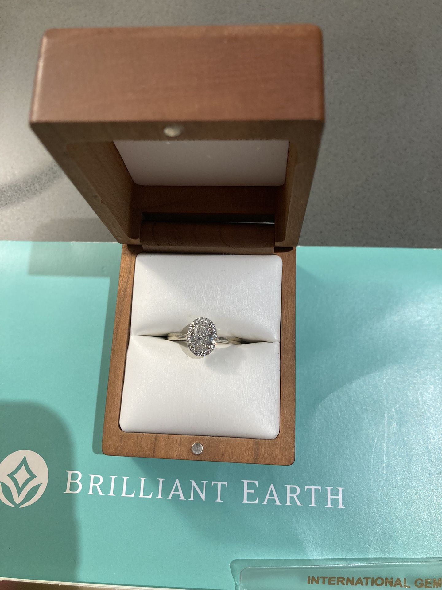 Diamond engagement ring