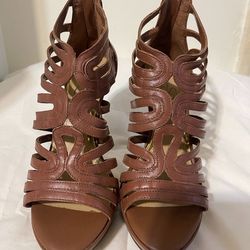 Jessica Simpson brown leather high heels size 7.5