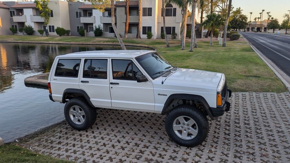 1996 Jeep Cherokee XJ Sport 4X4