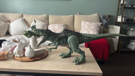 Jurassic World Dominion Super Colossal Giganotosaurus 40"