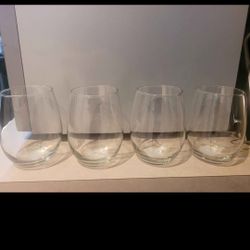 4 Glasses 