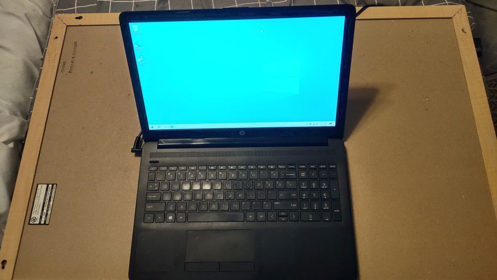 HP 15-db0015dx  15 Inch Laptop