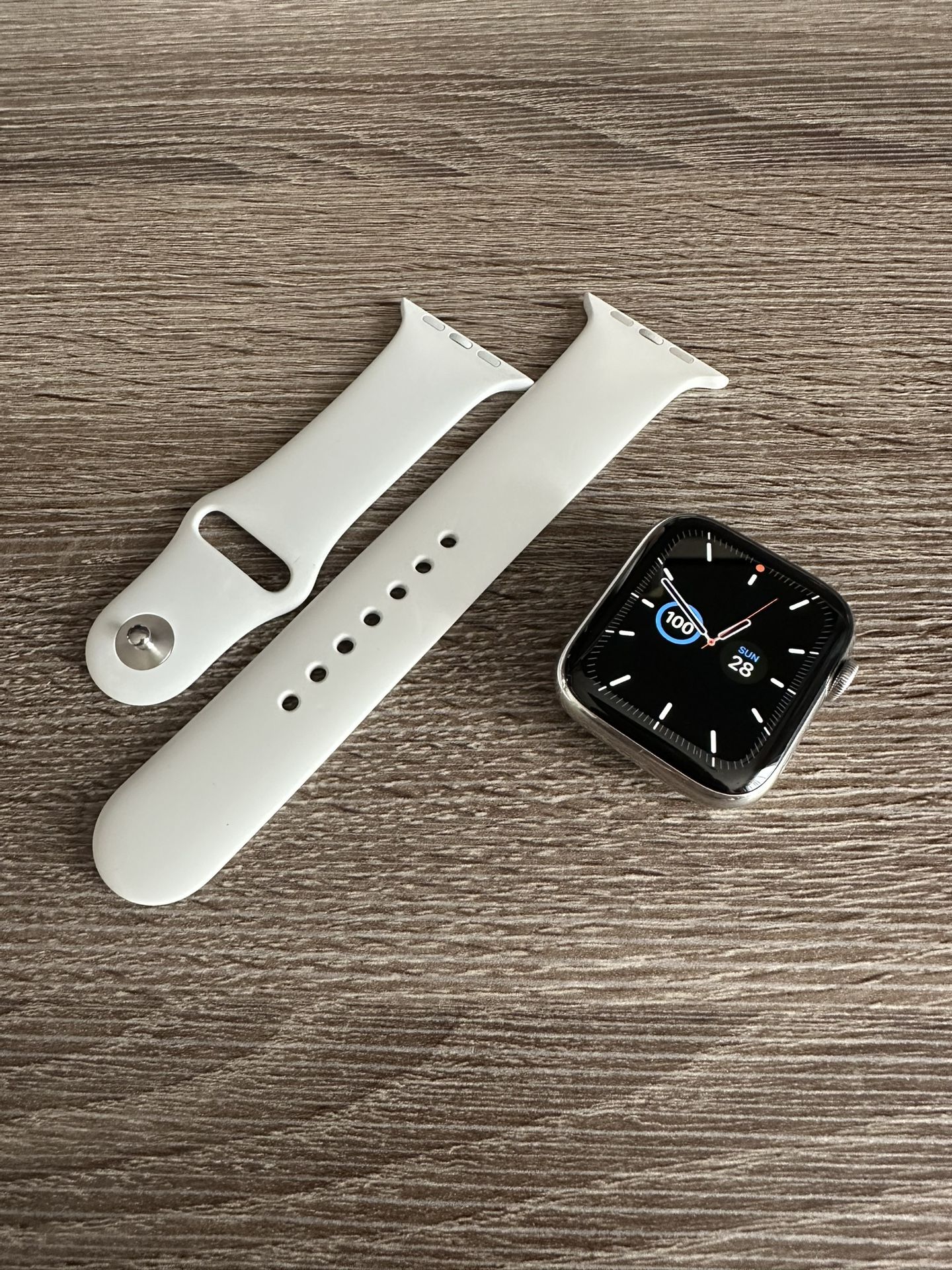 Apple Watch Series 5 Stainless Steel 44 mm GPS and Cellular LTE