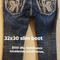 $100 dlls. (Precio es firme) excelentes condiciones seminuevo Rock Revival original talla 32x30 slim boot de hombre. Me ubico en mission es solo para 