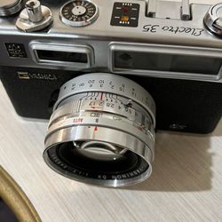 YASHICA electro 35 Camera And Case 