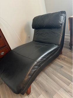 Tufted Armless Chaise Lounge