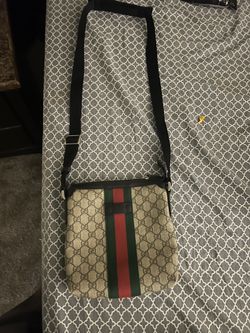 Authentic Gucci Messenger