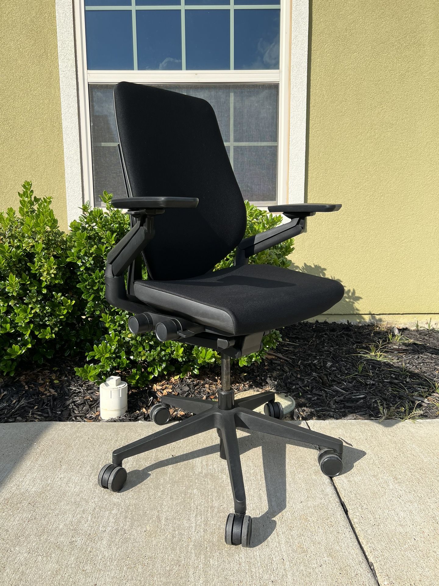 Steelcase Gesture Office Chair /2019/fully Loaded With Adjustable Lumbar