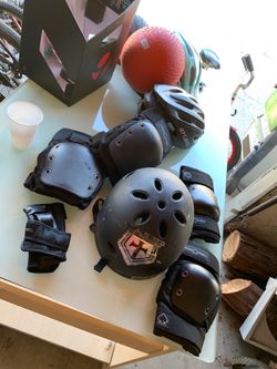 Skating gear protective pads
