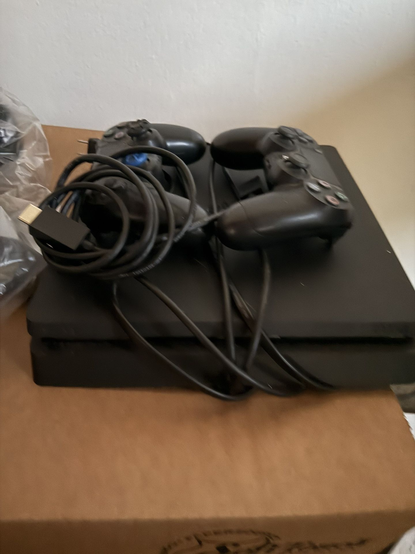 PS4 Slim