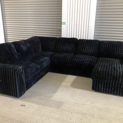 3pc Black Fluffy Sectional 