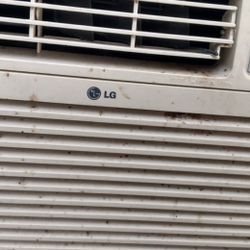 24,000 BTU Window Air Conditioner, 220 Volt Cools Whole House, Works Great, $199