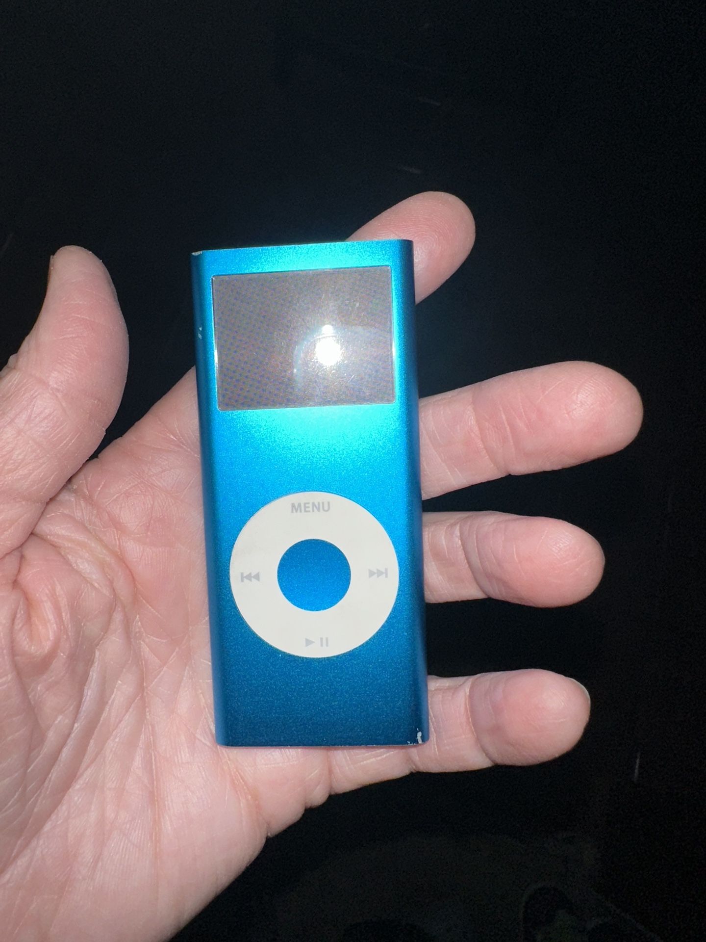 iPod 4 GB