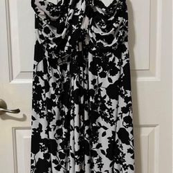 4X Avenue 30/32 4x Halter Dress - Black & White Floral Flowy/Slinky