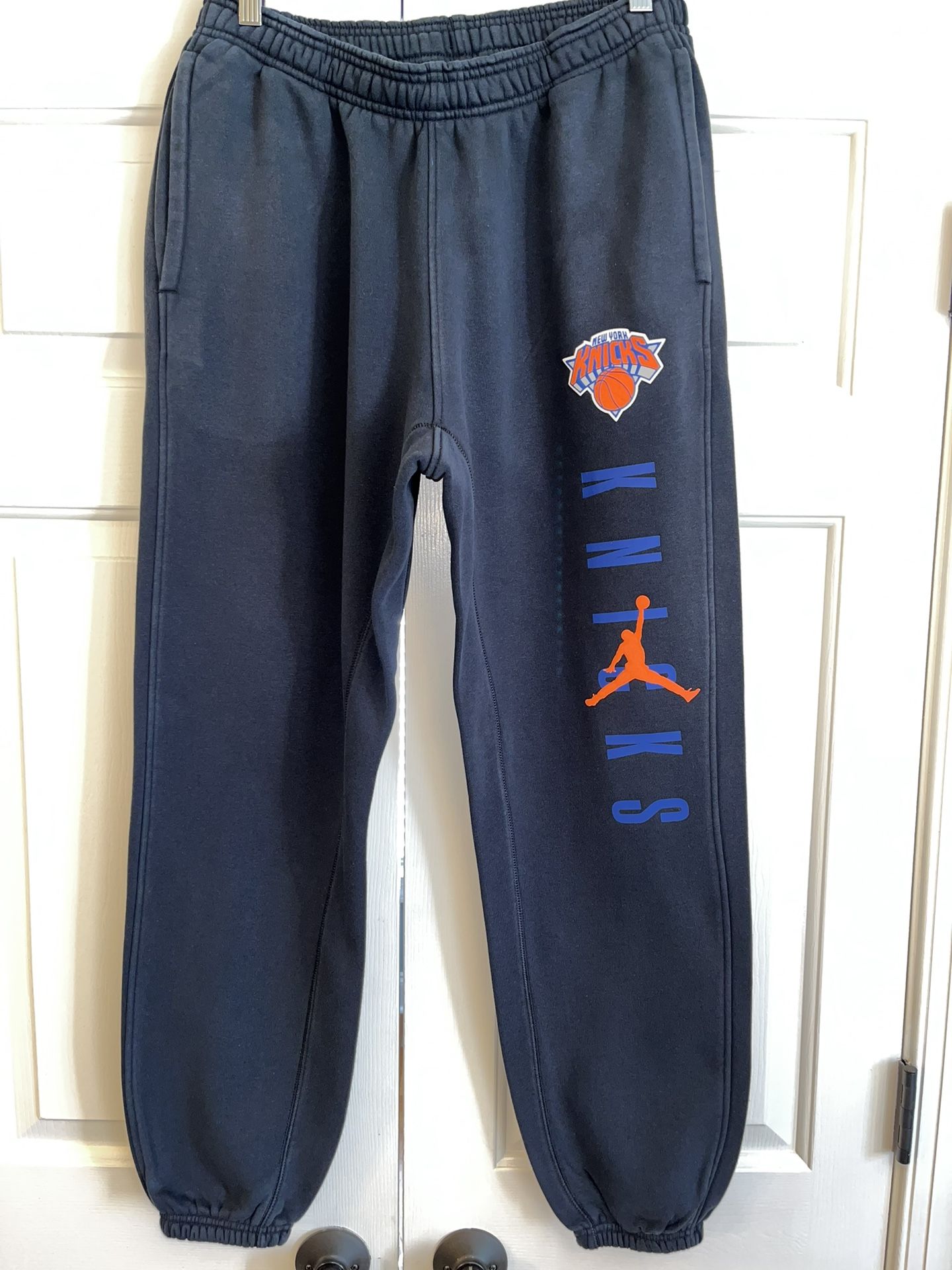 Mens Sz L New York Knicks (Jordan) sweats