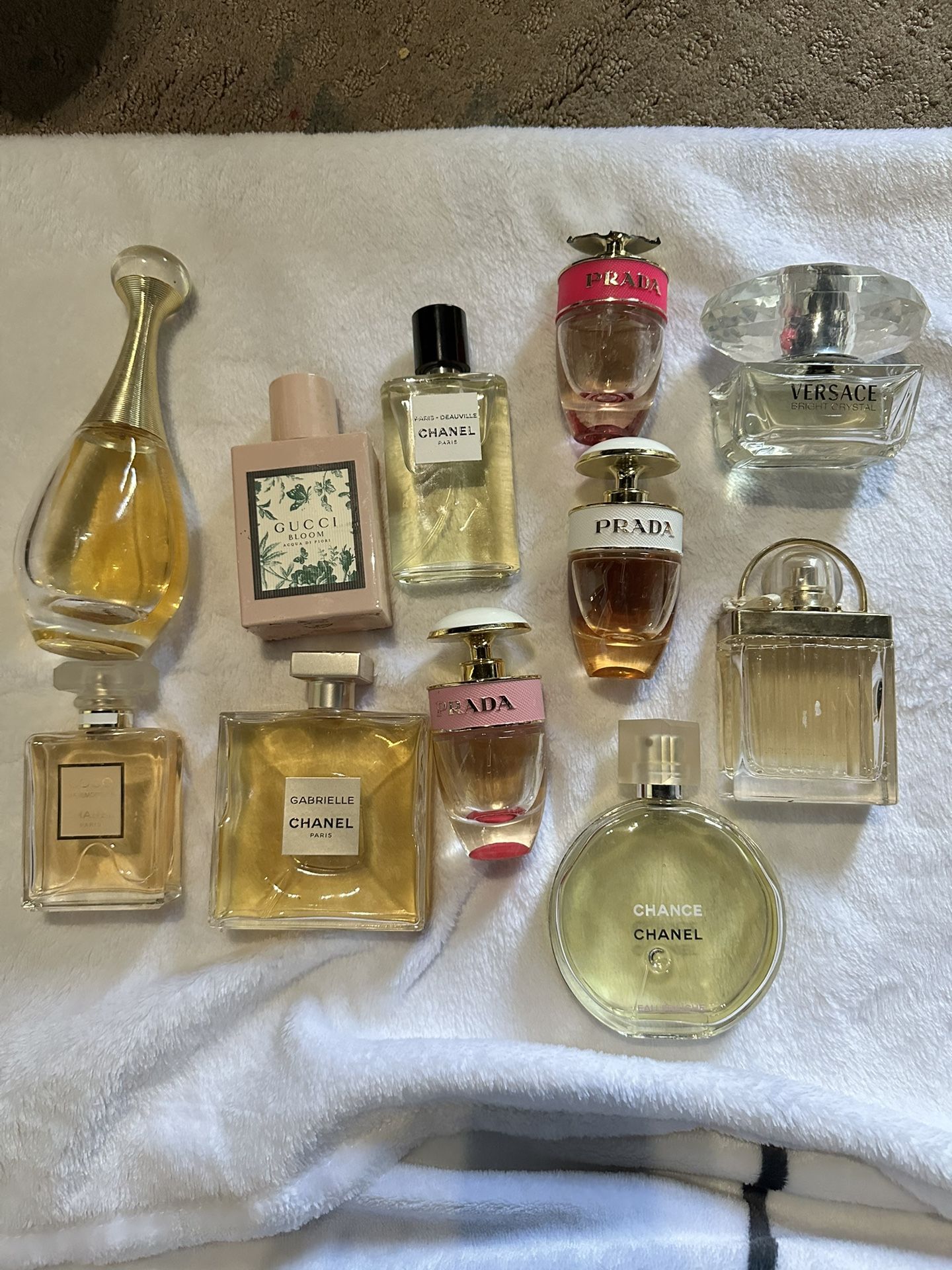 11 Women Perfume - Chanels , Gucci Etc