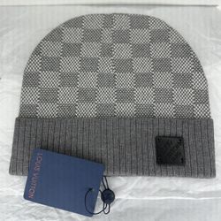 Designer-Style Knit Beanie – Grey (Leather Patch)