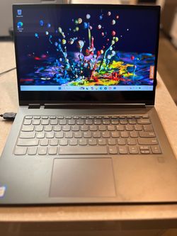 Excellent condition Lenovo Yoga C-930 touchscreen laptop w/new battery