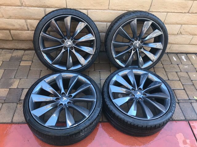 Tesla 21” Wheels Non-Staggered