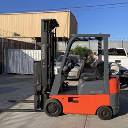 Toyota Forklift 3000 LB MODEL# 7FGCU15