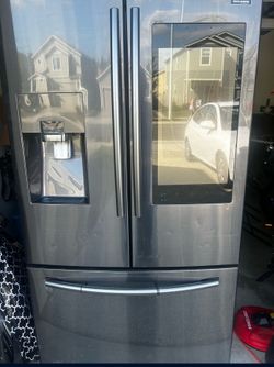 SAMSUNG 只 24 cu. ft. Family Hub™ 3-Door French Door Refrigerator in Stainless Steel