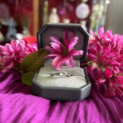 🌺Beautiful New Sterling Silver Wedding Rings For Sale .. Most Rings Come In Sizes 5-10 