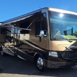 2015 Class A Newmar Canyon star  Toyhauler 3921