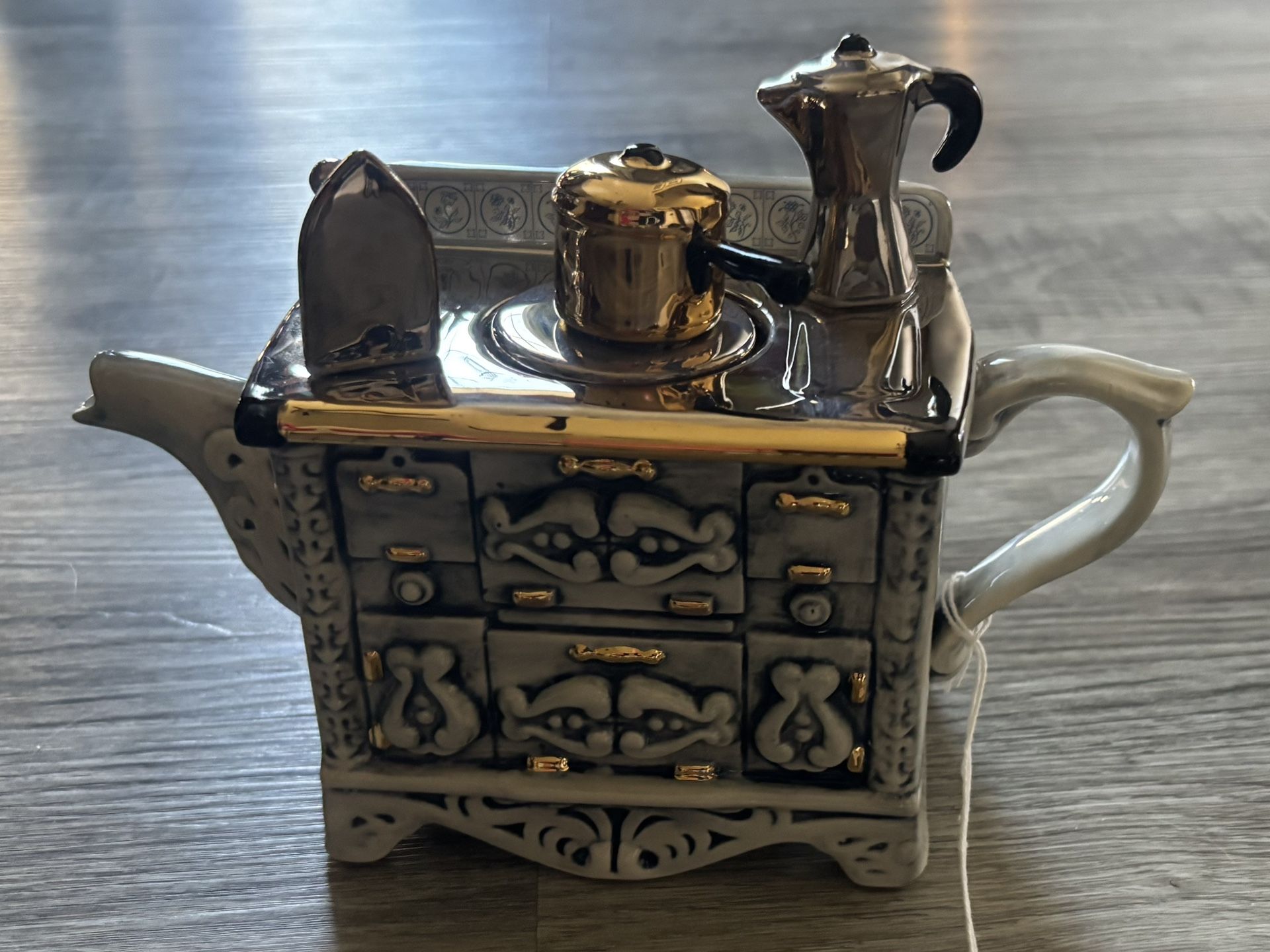 Collectible Ceramic Tea Kettle 🫖