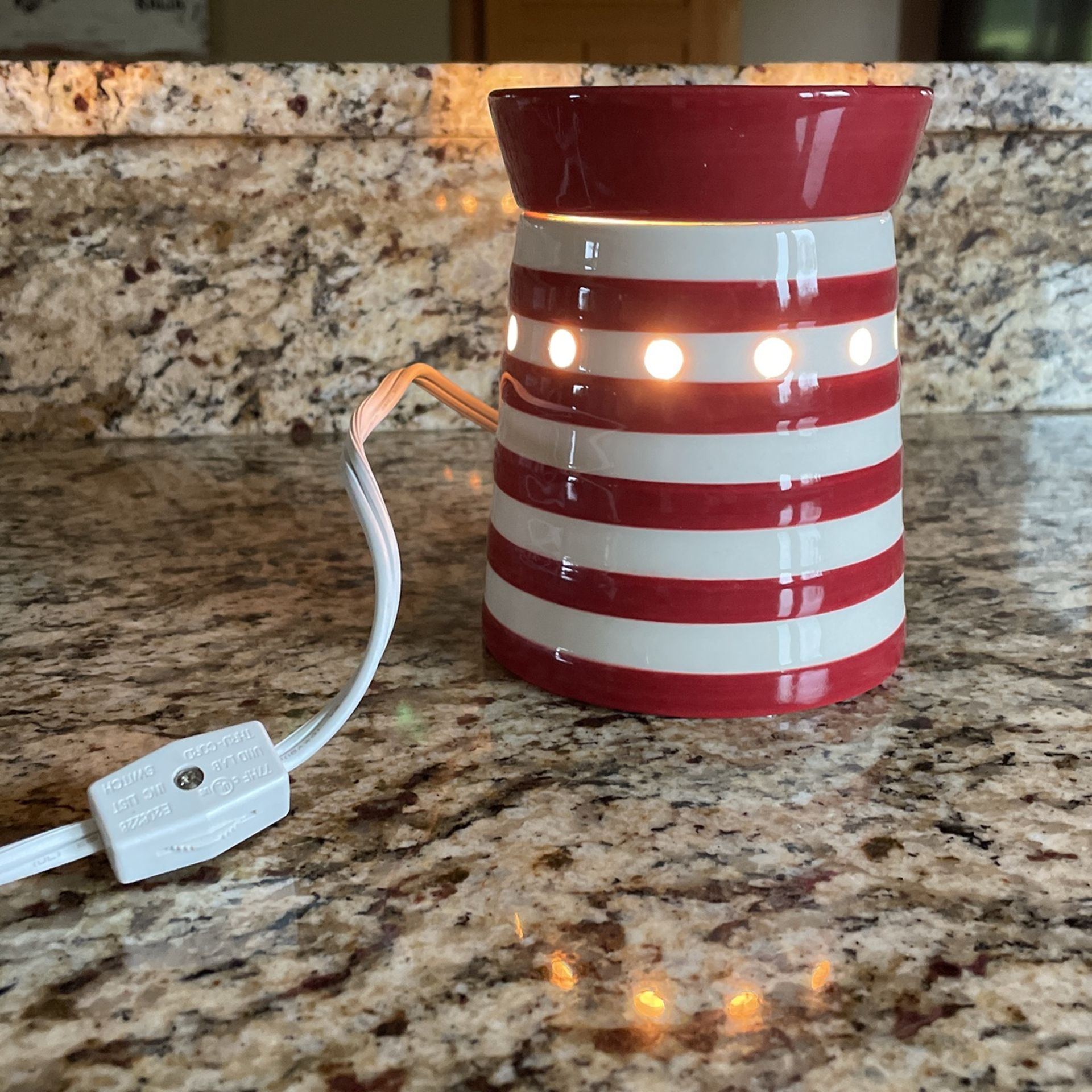 Scentsy Full Size Warmer