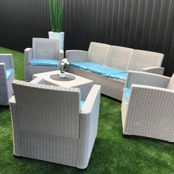 Pool chairs nuevos sofá ( MODERNO