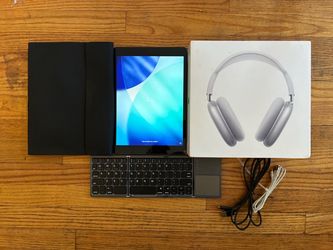 TRADE - Apple iPad 8th Gen 32gb + AirPod Max + Portable Keyboard + Case